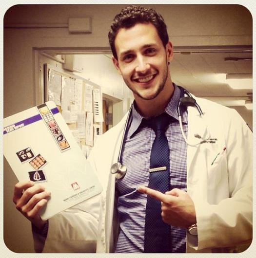 Instagram'ın en yakışıklı doktoru 34