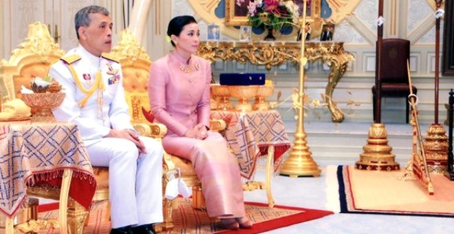 Böyle karantina görülmedi! Tayland Kralı 20 kadınla birlikte otel kapatt 2