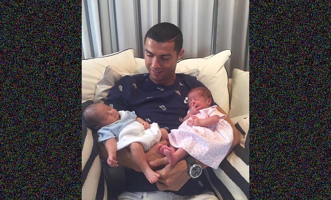 Cristiano Ronaldo'nun ikizleri oldu