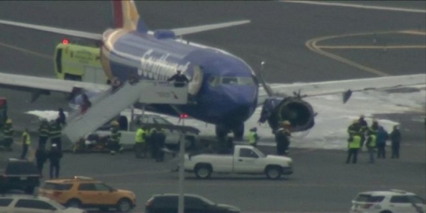 Havada patlayan uçak motoru bir yolcuyu öldürdü