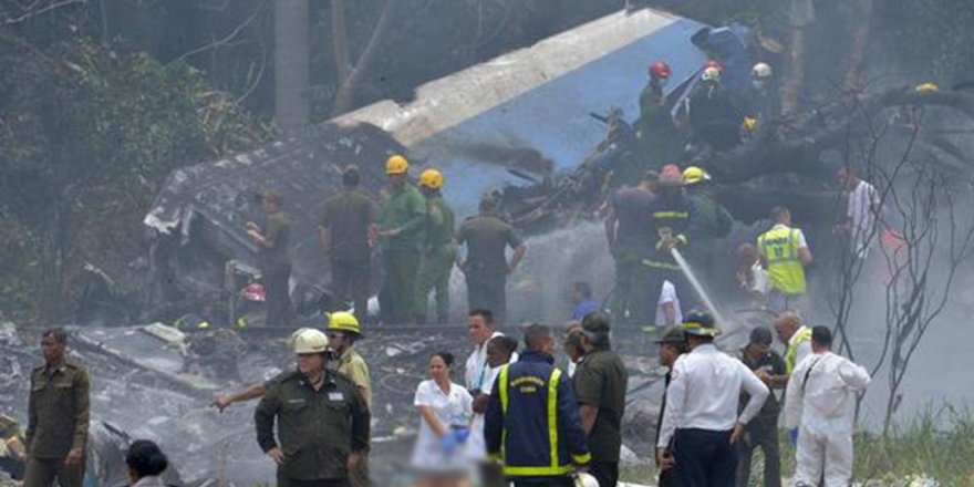 Küba'da uçak kazası: 100'den fazla ölü var