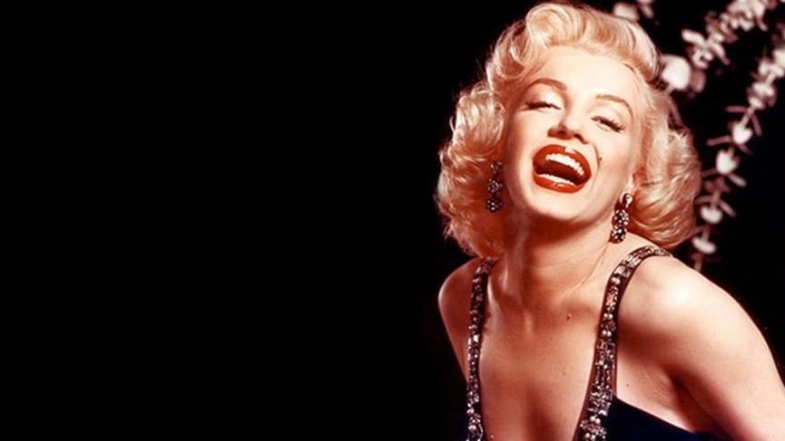 Marilyn Monroe’nun meşhur elbisesi servet fiyatına satıldı!