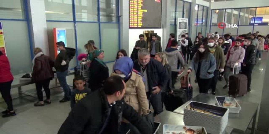 KKTC'den ayrılmak isteyenler havalimanlarına akın etti