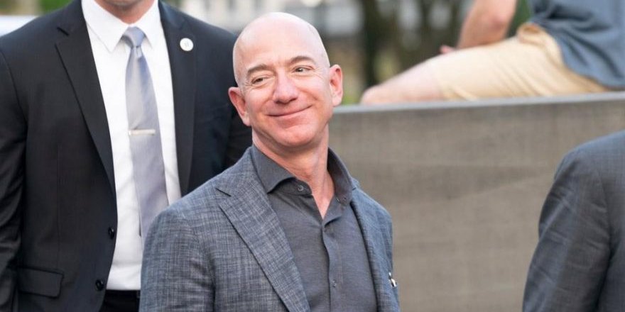 Salgında milyonlar işsiz kalırken, Jeff Bezos’un serveti rekor kırdı