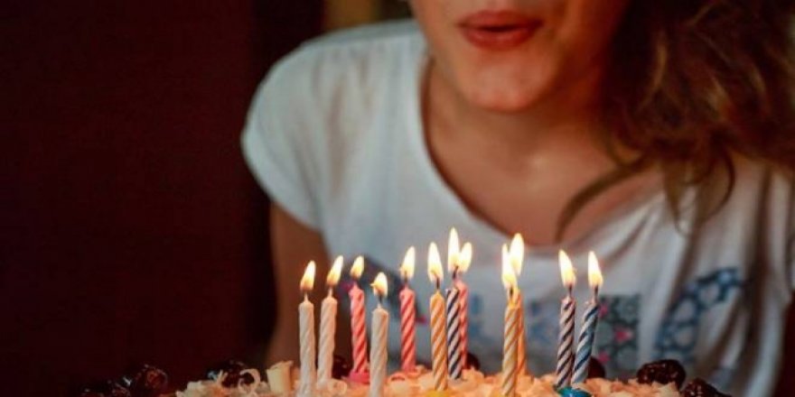 Lefkoşa'da bir apartman dairesinde doğum günü partisi yapan 13 kişi tutuklandı.