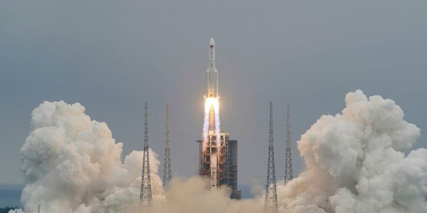 Uzaya gönderilen roket kontrolden çıktı