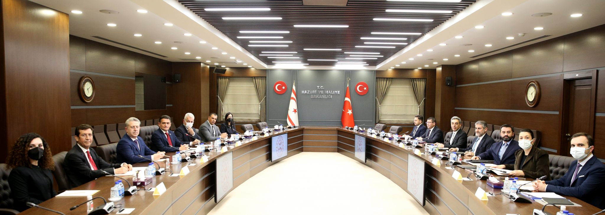 Maliye Bakanı Oğuz, Nureddin Nebati ve Şahap Kavalcıoğlu ile görüştü