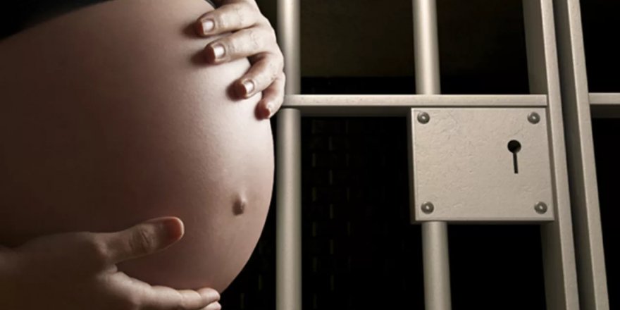 800 kadının bulunduğu cezaevinde iki kadın hamile kaldı, çocukların babalarının kimliği şaşkına çevirdi