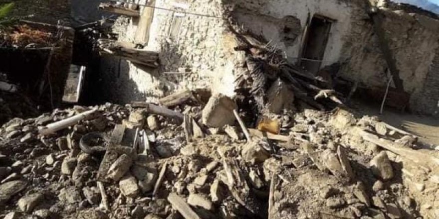 6 büyüklüğündeki deprem o ülkeyi yerle bir etti! 155 kişi hayatını kaybetti