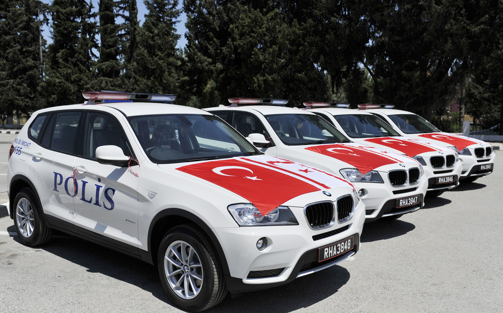 POLİS'E 8 ADET BMW DEVRİYE ARACI