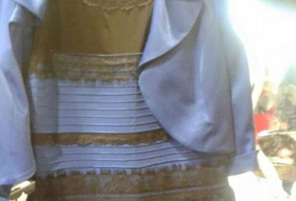 Sizce bu elbise ne renk?