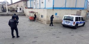 İstanbul'da karantinadan kaçan kadın, polis ekiplerini alarma geçirdi