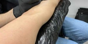 TikTok fenomeni kadının koluna yaptırdığı dövmenin anlamını öğrenenler şaka olduğunu düşünüyor