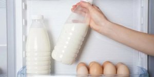 Uzmanlar uyarıyor: Süt ve süt ürünlerini sakın buzdolabında bu bölmeye koymayın!