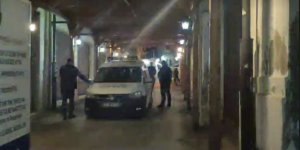Güney’de yakalanan cinayet zanlısı Altundağ, Lokmacı kapısından KKTC Polisi’ne teslim edildi