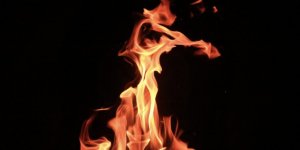 Gazimağusa Büyük Sanayi Bölgesinde bulunan ambarda yangın çıktı