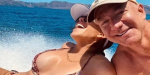 Jeff Bezos’un sevgilisi Lauren Sanchez bikinili paylaşımlarıyla olay oldu