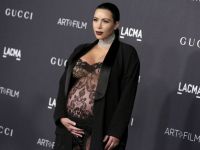 Kim Kardashian ikinci kez anne oldu